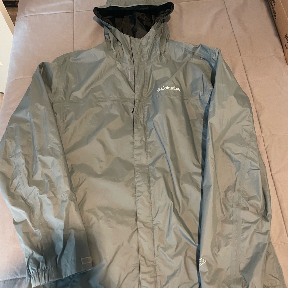 Columbia Men's Gray Rain Jacket
